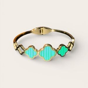 Elegant Green Clover Gold Tone Bangle Stainless Steel Bracelet